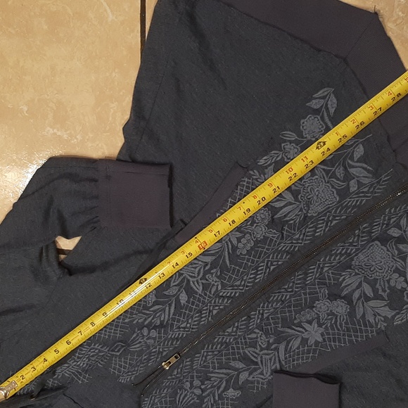 Caite Athleta dark blue embroidered shark bite hoodie Small - Picture 4 of 5